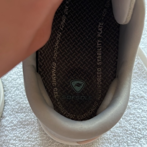 New Balance 711 Gray and White Shoes with Sofsole - Picture 12 of 12